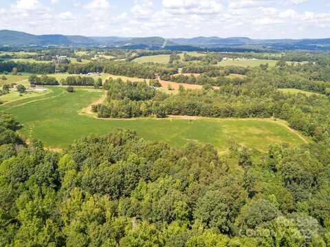 176 Martin Farm Lane, Hiddenite, NC 28636