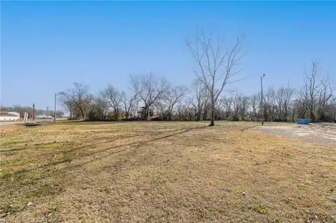 103 W Treat RD, Muldrow, OK 74948