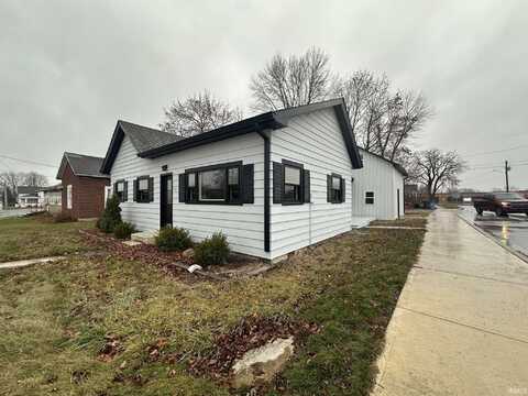 121 N Mulberry Street, Churubusco, IN 46723