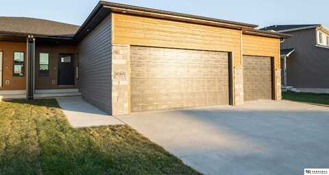 1060 Titan Drive, Hickman, NE 68372