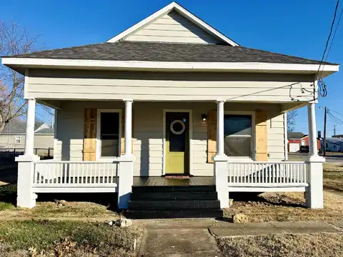 804 South Street, Stockton, MO 65785