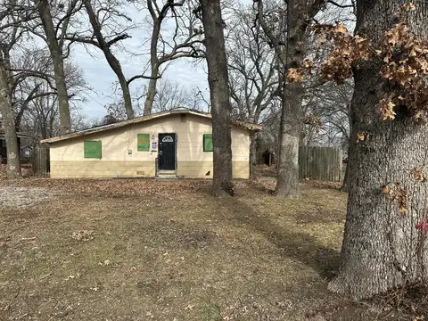 2001 W Lynn Street, Springfield, MO 65802