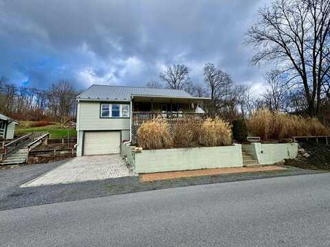 5475 Vineyard Lane, Huntingdon, PA 16652