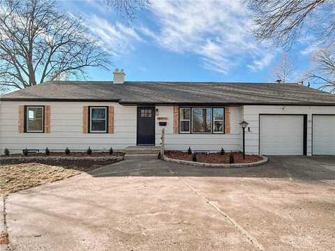 8910 Western Hills Drive, Kansas City, MO 64114