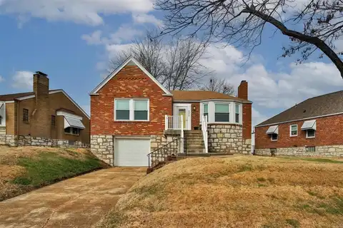 9015 Coral Drive, Saint Louis, MO 63123