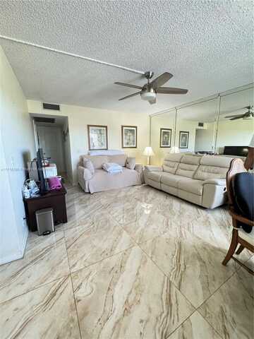 13355 SW 9th Ct, Pembroke Pines, FL 33027