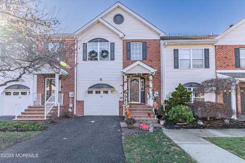 61 Heron Court, Manalapan, NJ 07726