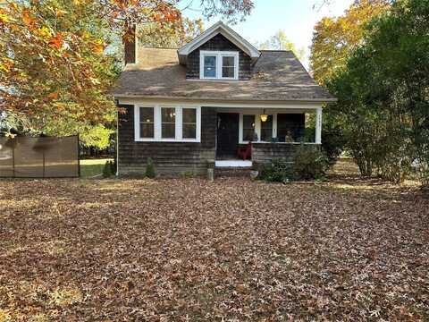 1732 Wading River Manor Rd, Wading River, NY 11792