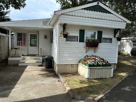 658 Sound Avenue, Wading River, NY 11792