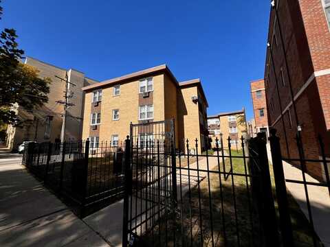 2060 W Chase Avenue, Chicago, IL 60645