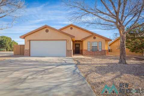 705 Serena Drive, Roswell, NM 88201