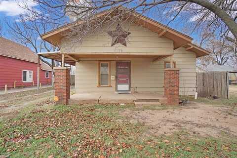 119 N Louis Tittle Avenue, Mangum, OK 73554