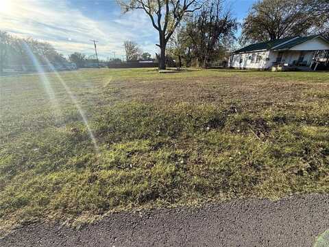 216 S 2nd Avenue, Stroud, OK 74079