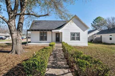 1820 Franklin Avenue, Bonham, TX 75418