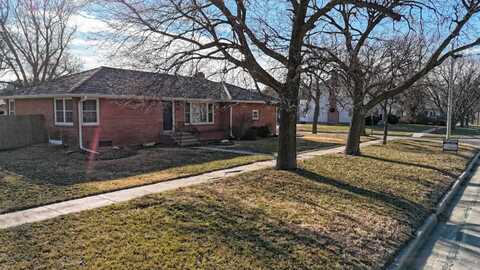 317 W Court St, Smith Center, KS 66967