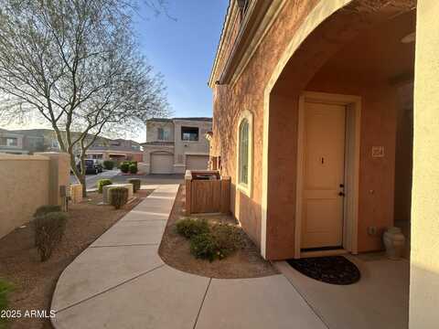 900 S CANAL Drive, Chandler, AZ 85225