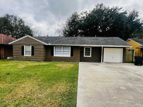 5101 Main, Groves, TX 77619