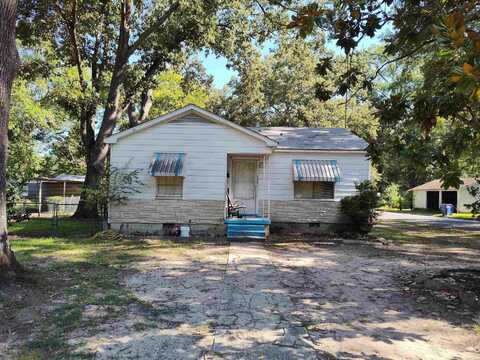 736 SW Waco St Street, Camden, AR 71701