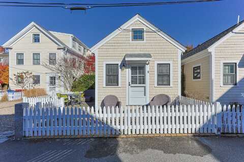 10 Washington Avenue, Provincetown, MA 02657