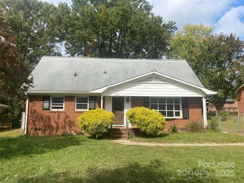 3827 Woodleaf Road, Charlotte, NC 28205