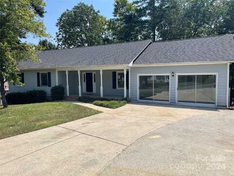 11108 Hunters Trace, Charlotte, NC 28262