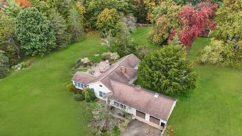 4 Indian Head Road, Danbury, CT 06811