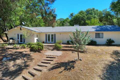 39406 John West Road, Oakhurst, CA 93644