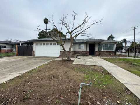 4702 Fedora Avenue E, Fresno, CA 93726