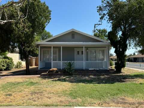 302 Garland Avenue E, Fresno, CA 93704