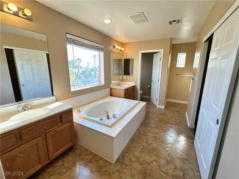 8988 Winchester Ridge Street, Las Vegas, NV 89139