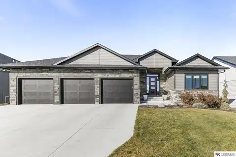 8900 Ranch Gate Road, Lincoln, NE 68510