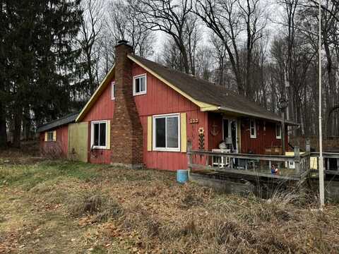 225 W Fitchburg Road, Leslie, MI 49251