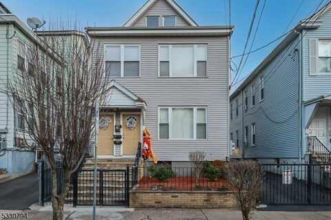 411-415 E 28th St, Paterson, NJ 07514