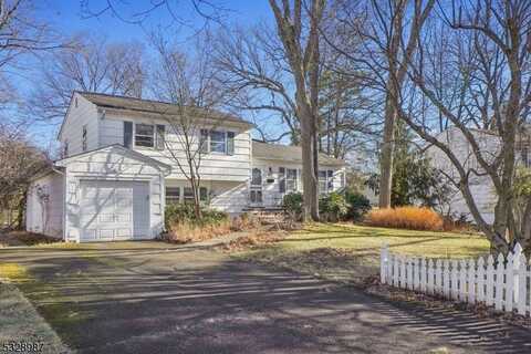 95 Vere Ter, Livingston, NJ 07039