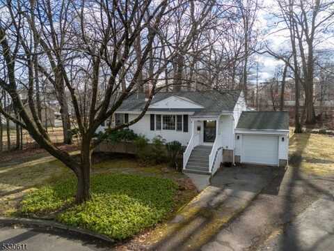 19 Yolanda Dr, Little Falls, NJ 07424