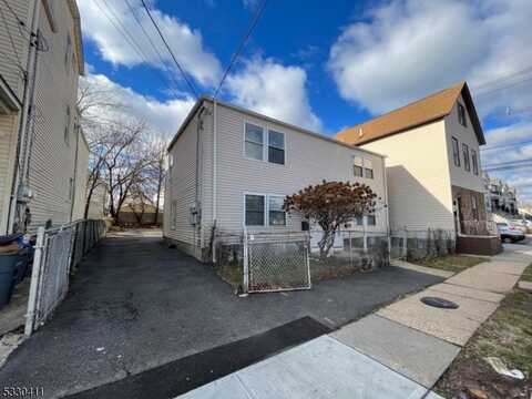 658 Court St, Elizabeth, NJ 07206