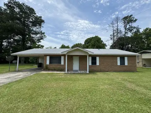 1307 Meadowbrook Ave., Columbia, MS 39429