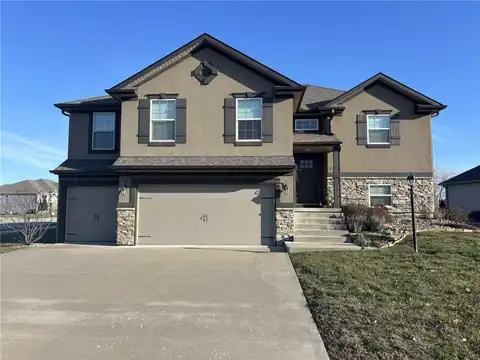 4306 Windward Drive, Saint Joseph, MO 64505