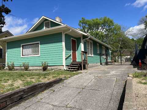 1032 S COOPER, Memphis, TN 38104