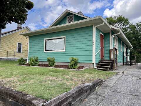 1032 S COOPER, Memphis, TN 38104