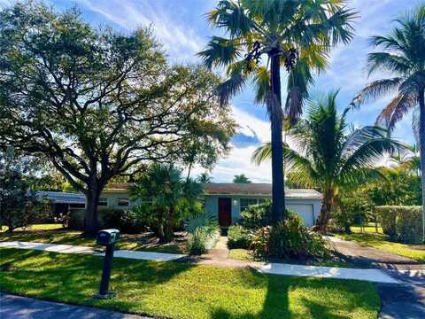 10260 Dolphin Rd, Cutler Bay, FL 33157