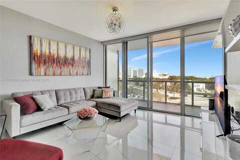 888 Biscayne Blvd, Miami, FL 33132