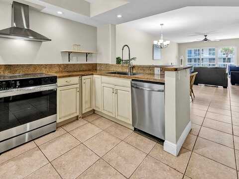 1069 Hillsboro Mile, Hillsboro Beach, FL 33062