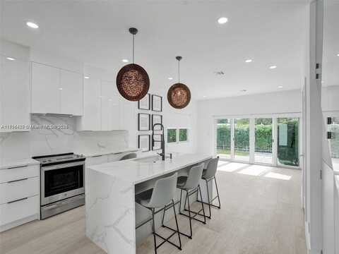 835 NE 19th Ave, Fort Lauderdale, FL 33304