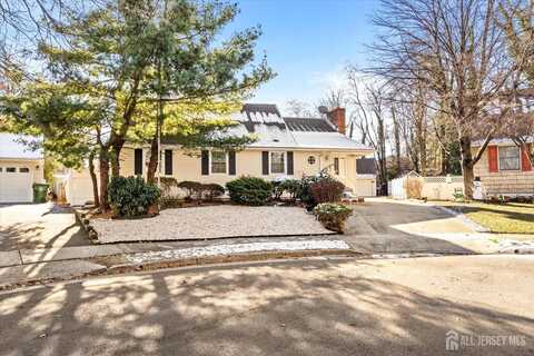 5 Bonn Court, Edison, NJ 08817