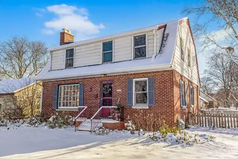 10537 W Wisconsin Ave, Wauwatosa, WI 53226