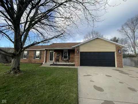 2944 Silver Fox Drive, Columbus, IN 47203