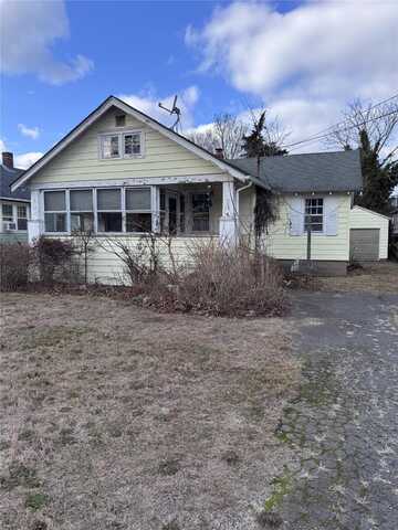 208 Aka 685 Knapp PLace, Greenport, NY 11944