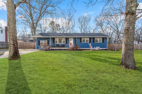 47 W End Avenue, Shirley, NY 11967