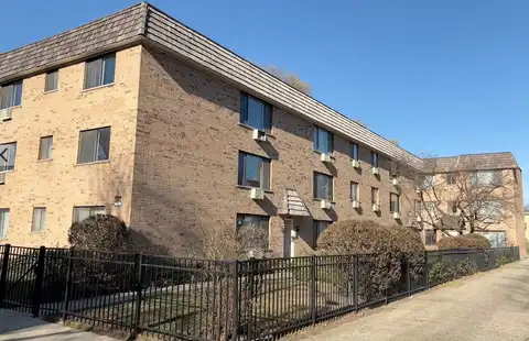 1760 W Highland Avenue, Chicago, IL 60660